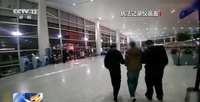 司机侥幸酒驾团伙盯梢碰瓷 夜市敲诈勒索陷阱