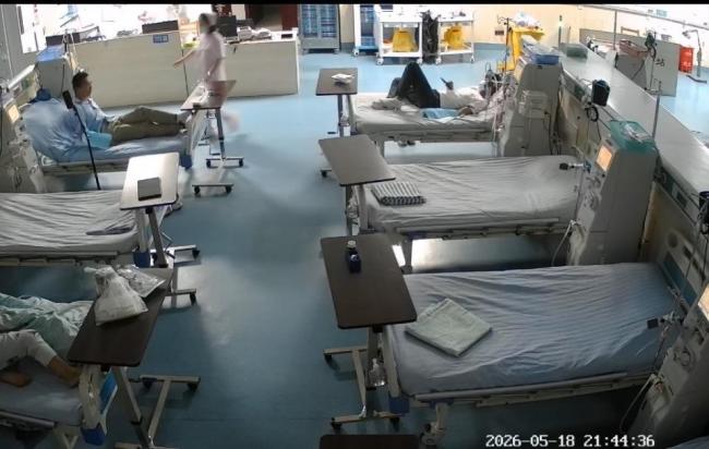 我们要跑了 病人怎么办:护士坚守岗位安抚病人