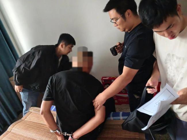 老人40万养老钱藏家中被盗
