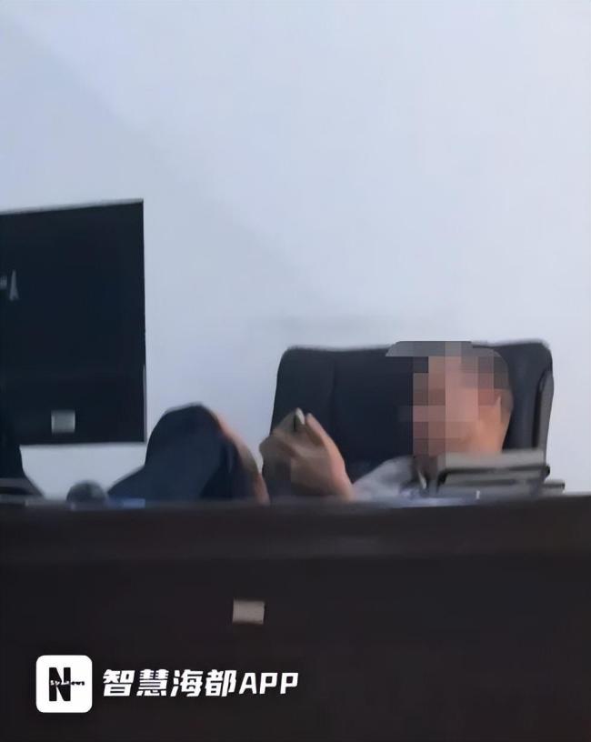 海口市税务局回应员工上班玩手游