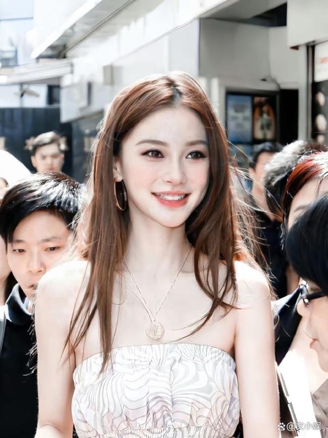 曝Angelababy没有靠黄晓明 凭自身实力打拼
