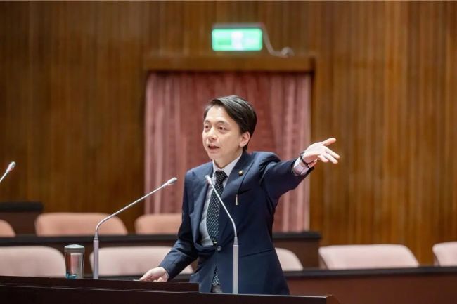 评论员谈美国叫停对台军售 台湾成博弈筹码