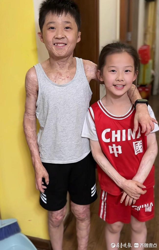 12岁励志男孩与林丹温暖“对决” 梦想照进现实