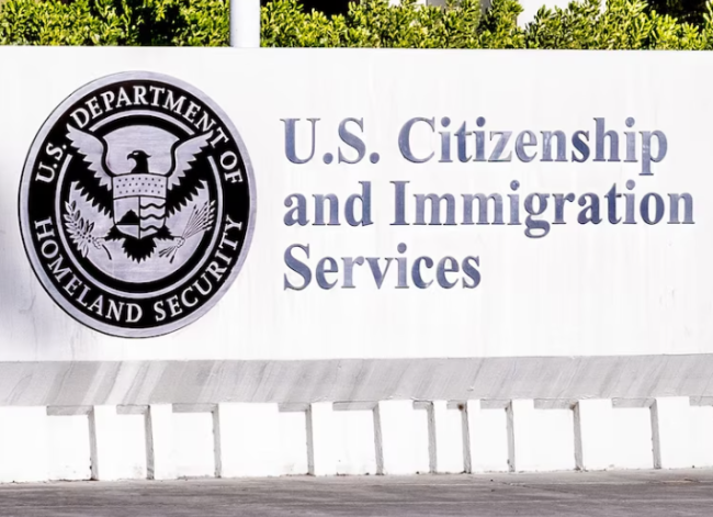 美国宣布政策变更：绿卡须返回原籍国提交申请