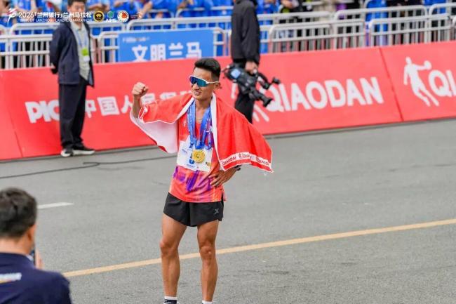 次仁措姆斩获兰马中国籍女子组第一 刷新尘封15年纪录