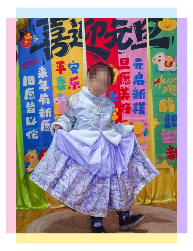官方通報(bào)女童被馬拖行2公里致死 家屬深陷悲痛
