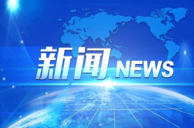 老人误入高速 交警暖心护送