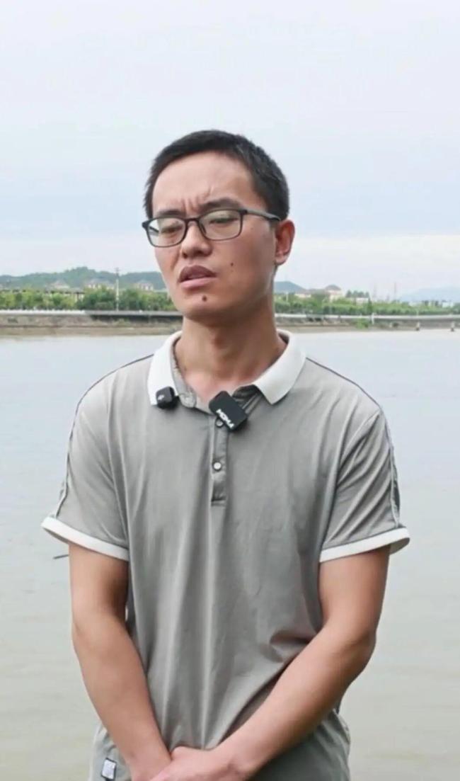 男子跳河救3名少年被公司奖SUV 英勇事迹获重奖