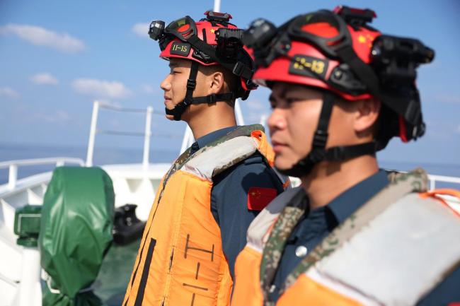 中国海警执法员薪火相传守黄岩 新老传承护海疆