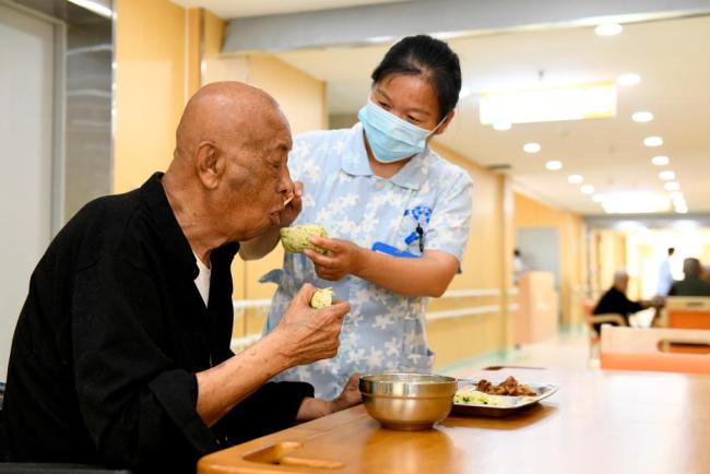 消費新圖景丨銀發(fā)經(jīng)濟解鎖品質(zhì)養(yǎng)老新生活