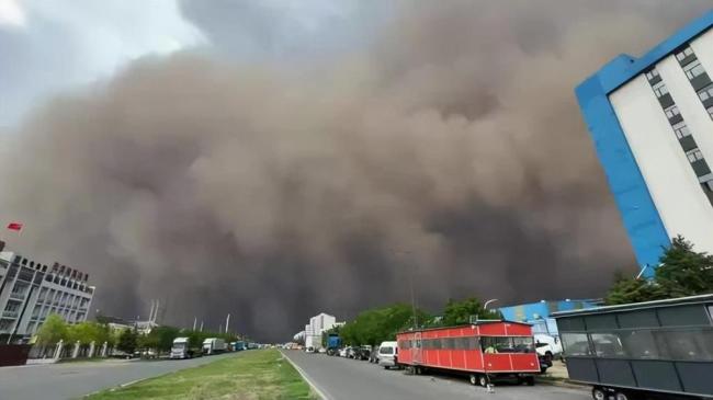 哈尔滨为何遭遇沙尘暴突袭 极端天气引发关注