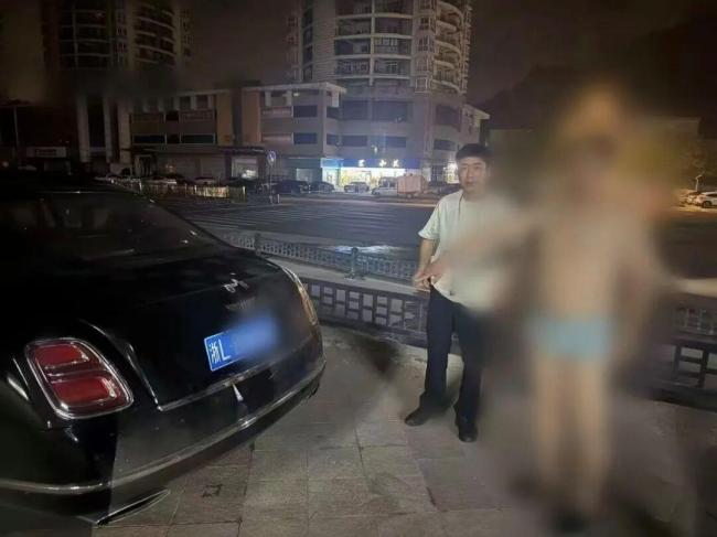车内藏千万财物被盗走30万元金条名表 警方3小时破案全额追回
