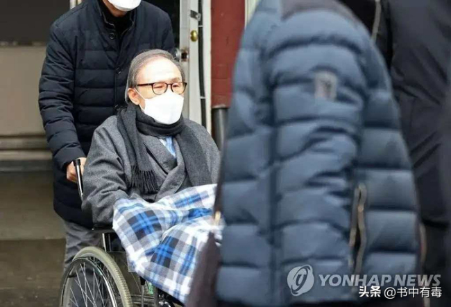 朴槿惠和李明博同日现身竞选集会 搅动选情涟漪效应