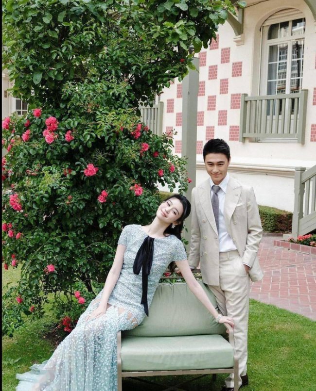 奚梦瑶何猷君婚典嘉宾曝光,泰国首富令嫒出席,小明站C位气场全开 七年应承终好意思满