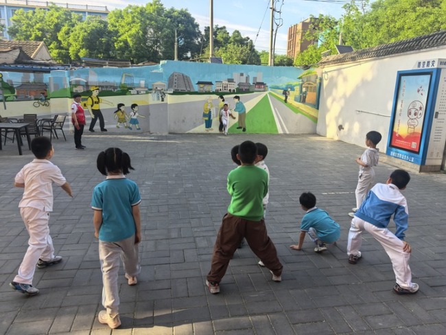 记者调查：“老幼共托”如何照护“一老一小”