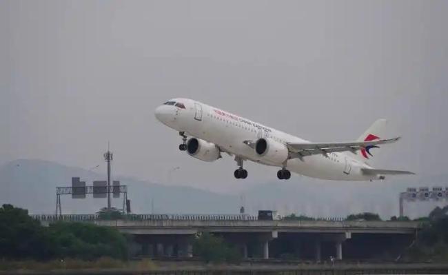 白云機場回應打車難滑行久等投訴 機場設計引爭議