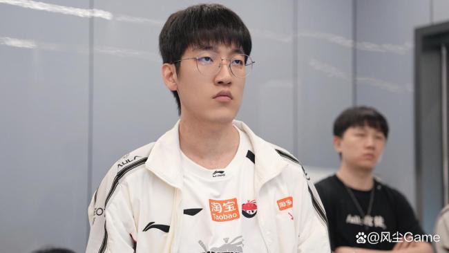 Bin拒绝跟粉丝击掌 引发观众不满