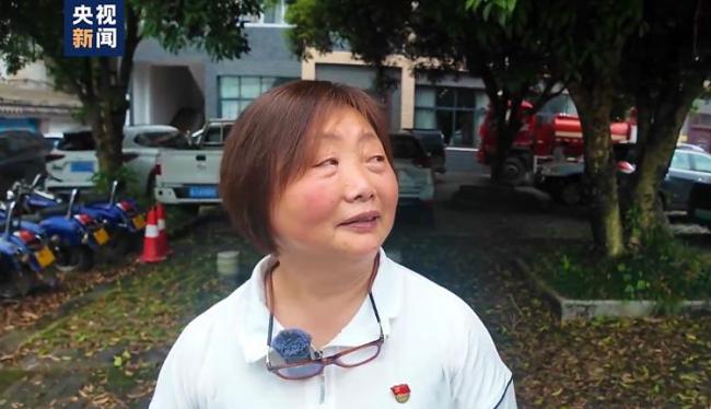 專訪因耳環(huán)被網(wǎng)暴的女村支書 不內(nèi)耗做好自己