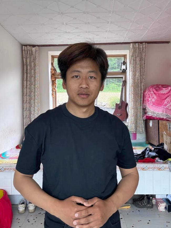 模仿黃仁勛走紅的男子回應爭議 面對侵權指控與網(wǎng)絡騷擾