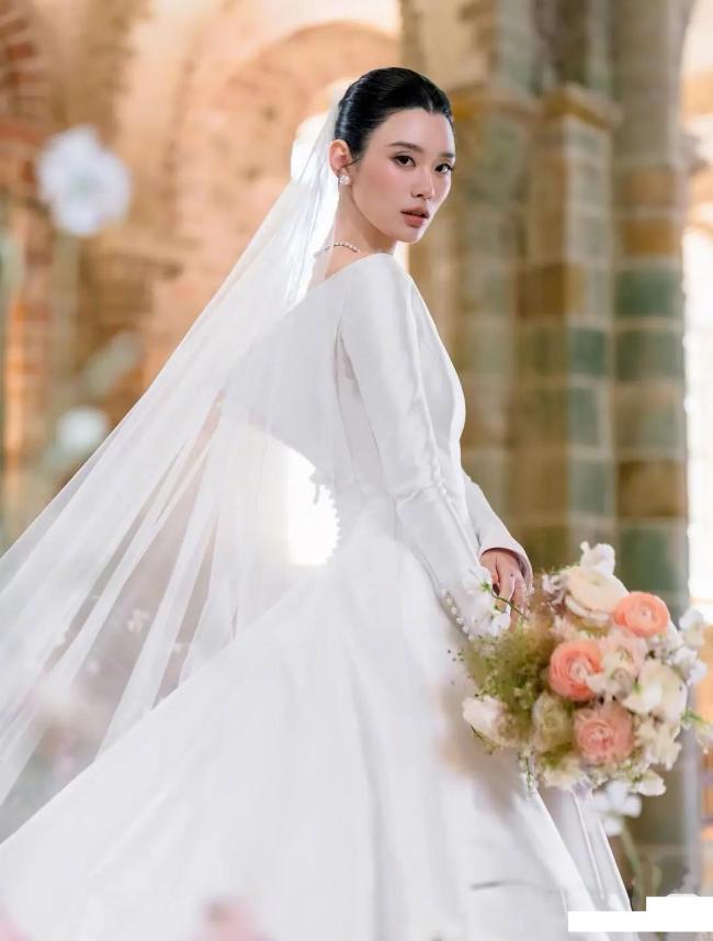 奚梦瑶晚晚婚礼审美 氛围感对决