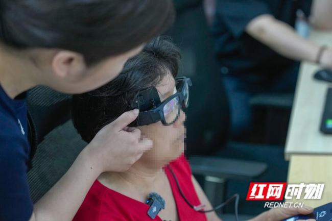 盲人患者使用侵入式腦機(jī)接口復(fù)明 視覺功能初步重建