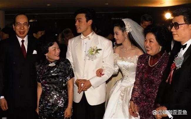 钟镇涛101岁母亲离世 孝子悲痛悼念