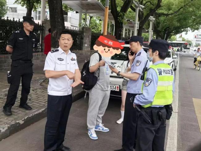 全家起晚考生差點誤高考 證件遺失頻發(fā)