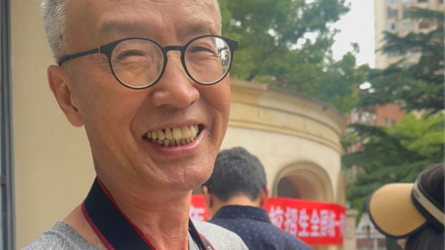 上海爺叔連續(xù)8年記錄高考