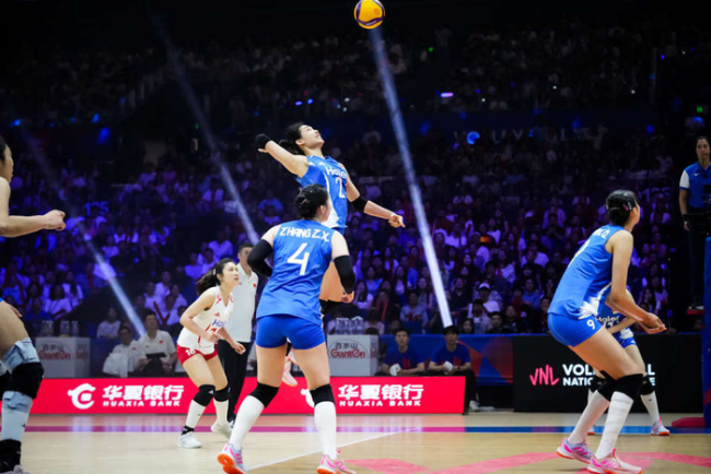 中国女排重回亚洲第一在望！逆转波兰 9.51分，第1周亏0.41分 庄宇珊24分成关键