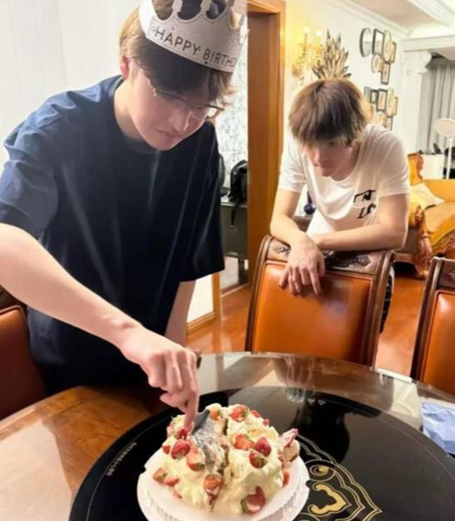 吴佳妮马景涛儿子都19岁了 选择留学心理学