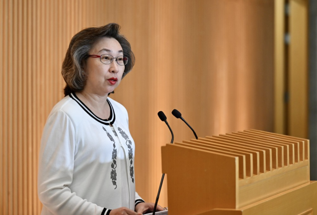 香港宣布公務(wù)員加薪 提振士氣與財(cái)政審慎并重