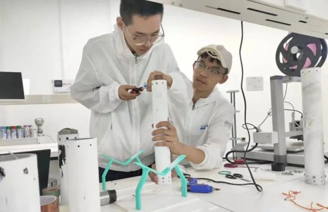 全國首枚！哈爾濱5名高中生自研接近臨近空間火箭，發(fā)射成功！