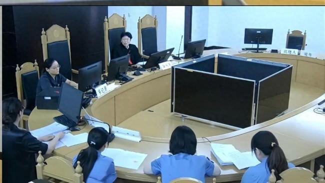 女子拒送女兒上學 法院判決變更撫養(yǎng)權(quán)