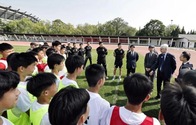 复盘国足热身、对标世界杯，中国足球如何规划未来？ 反思与精准培养并行