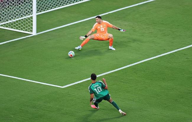 梅西独揽三球 阿根廷3-0阿尔及利亚 帽子戏法追平纪录