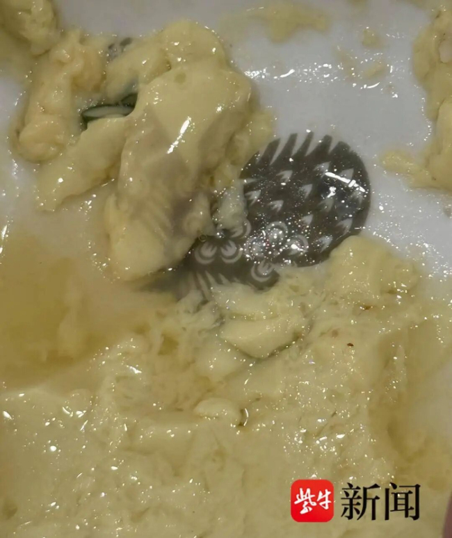 老乡鸡回应餐具图案掉色印到蒸蛋上 已封存问题餐具并检测合格
