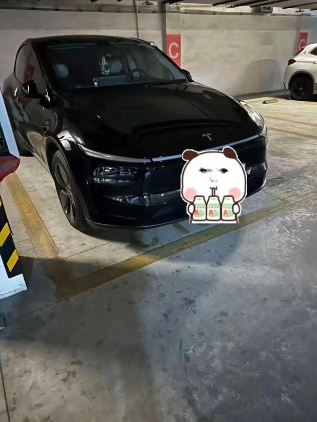 有种痛苦叫你的邻居买了台大车 停车难度升级