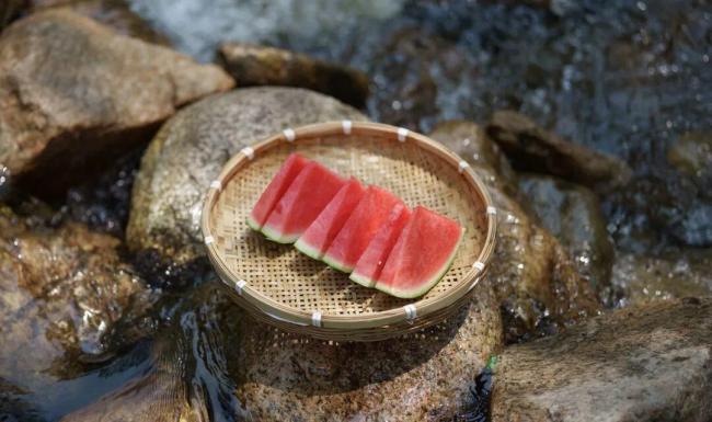 为啥说“夏至连端午 三人要躲午” 顺应天时养护身体