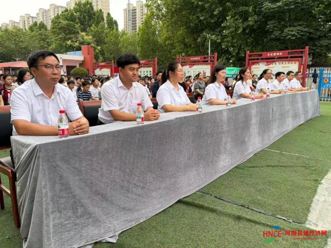 河南一小学举办90余桌毕业宴 温情启幕成长新篇章
