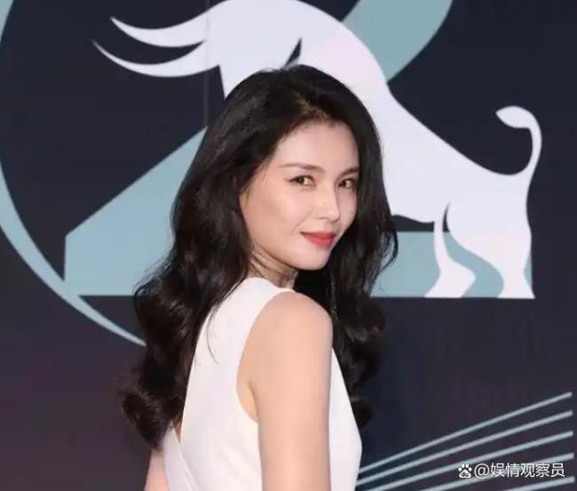 刘涛看莲花血鸭被魔改当场emo 赣菜尊严之战