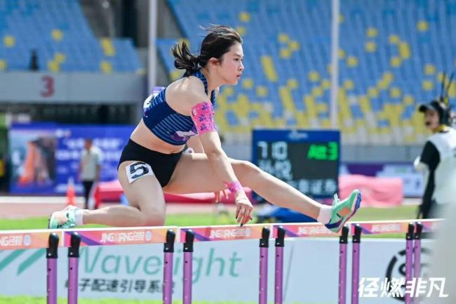 全国田径冠军赛女子100米栏预赛 吴艳妮13秒12 小组第一强势晋级 亚运资格关键战