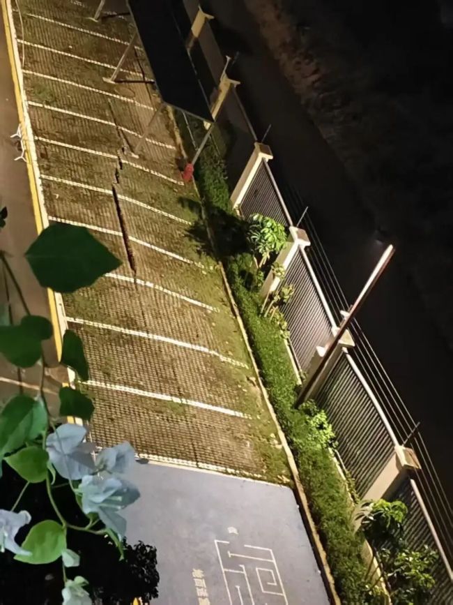 广东惠州一小区停车场地面塌陷