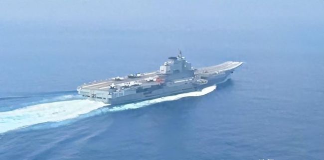 专家：福建舰穿越台湾海峡显示决心 常态化航行成定局