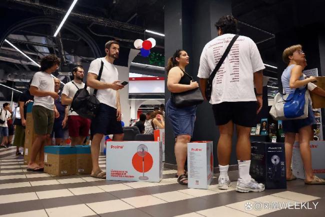 在没有空调的巴黎感受世纪热浪 高温下的生活挑战