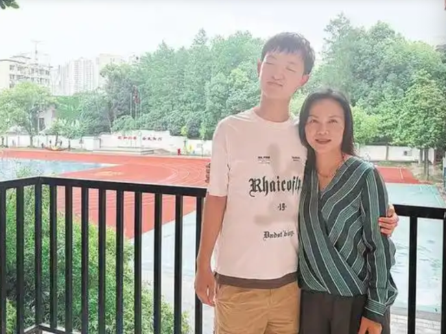 山西挖眼案嫌疑人跳井身亡 动机成谜 昔日受害幼童今成励志少年