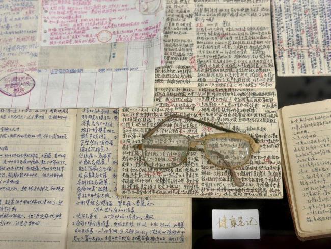 上海老夫妻无后代 临走前捐出500万 善举温暖人心