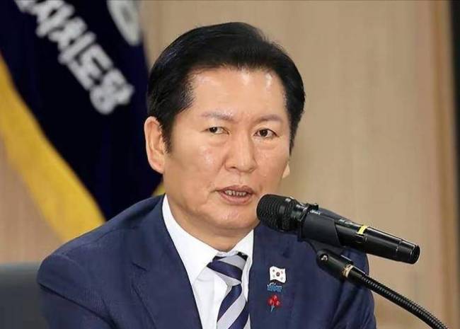 李在明邀文在寅共进午餐 密会青瓦台稳政局