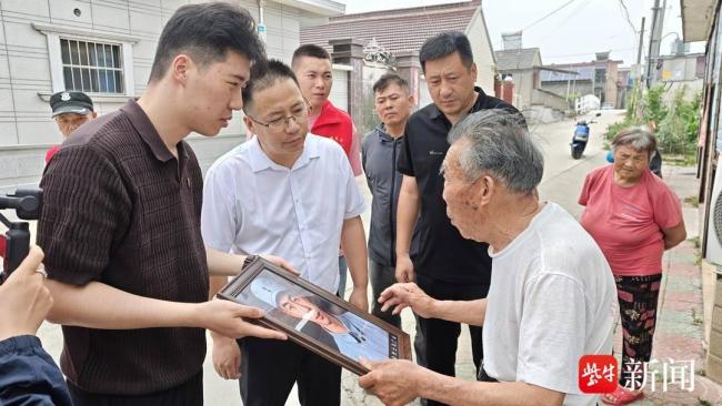 八旬老人用一辈子守着烈士父亲 日日守护表达思念