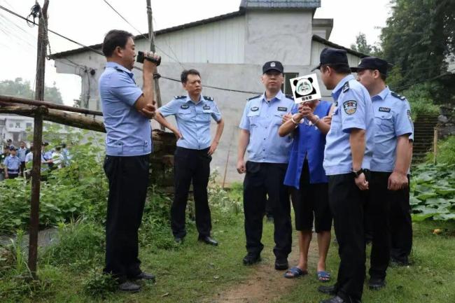 男子杀害一家五口31年后被抓 警心不渝终擒凶