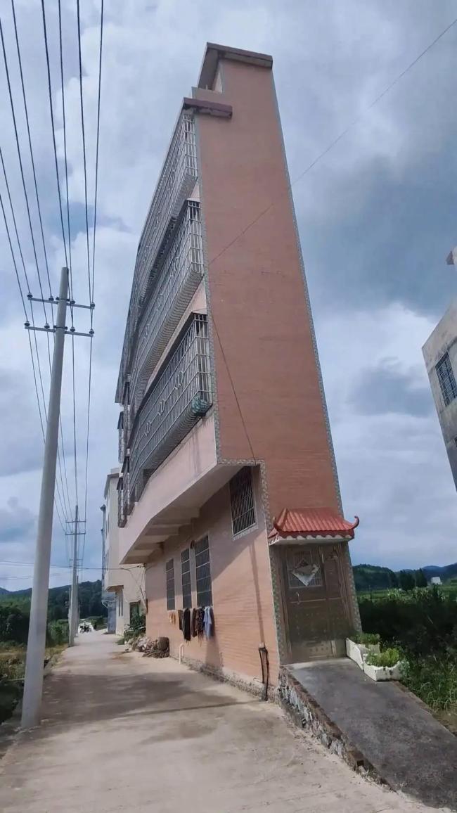 湖南一农村自建房走红